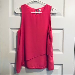 Francesca’s hot pink layered tank top in size S